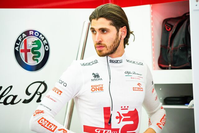 D. Coulthardas: A. Giovinazzi situaciją sunkina ryšiai su „Ferrari“