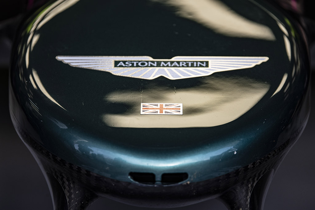 „Aston Martin“ sieks atkreipti dėmesį į LGBTQ+ bendruomenės problemas